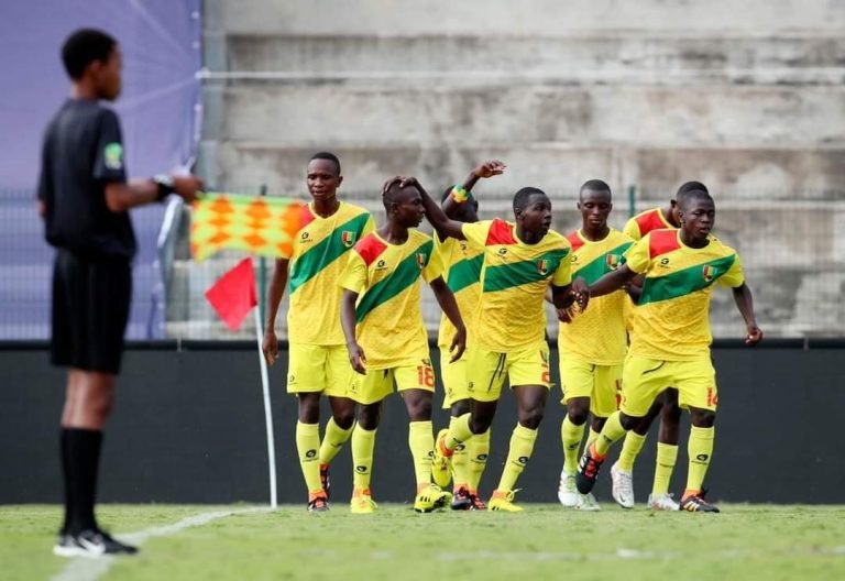 Football/ Le complexe scolaire Ben Sékou Sylla remporte la première édition du tournoi scolaire africain