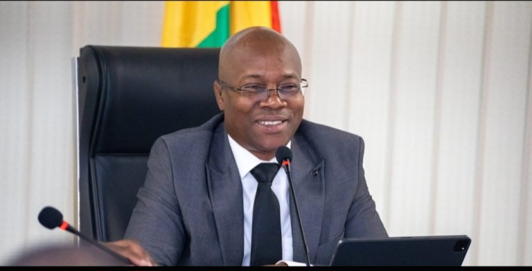 Brouillage des ondes des radios. « Nous attendons d’être saisis officiellement », Ousmane Gaoual