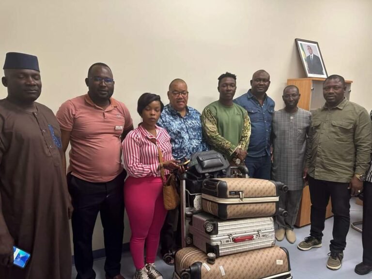 Affaire Soul Bang&rsquo;s à l&rsquo;aéroport de Dakar : voici la cause et la solution de l&rsquo;incident