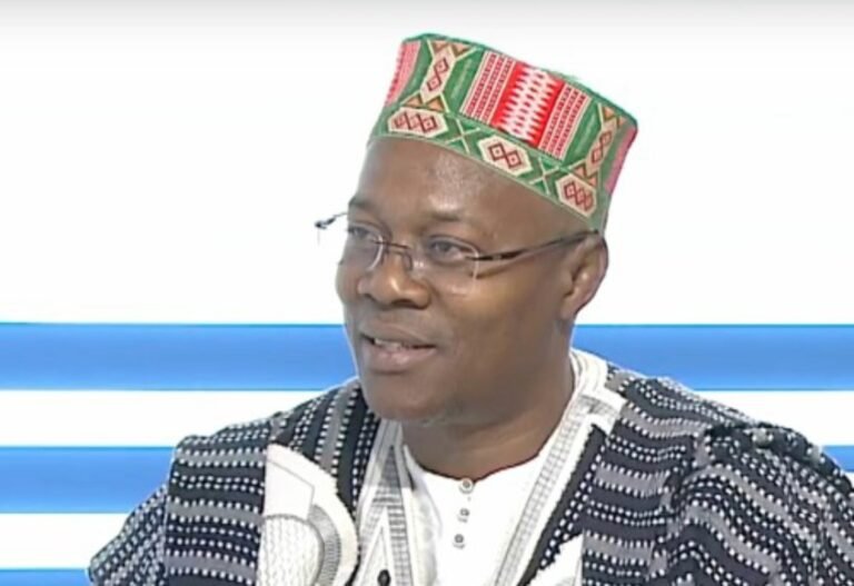 Média : Le Ministre Ousmane Gaoual Diallo, porte plainte contre un journaliste 
