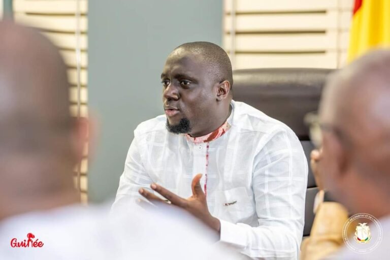 Mory Condé annonce le déguerpissement des riverains de l&rsquo;aéroport AST de Conakry 
