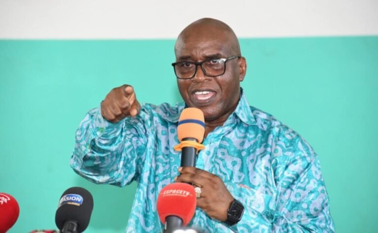 Fodé Oussou à la presse : “Ce n’est pas le CNRD votre problème, c’est Yacine Diallo” 