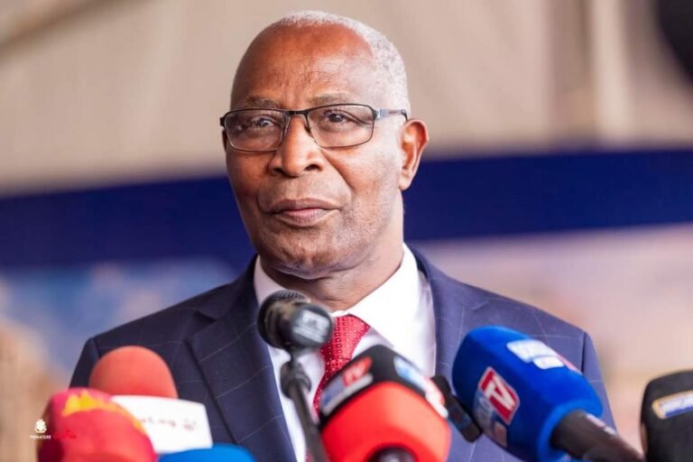 Bah Oury tranche sur le retrait des licences des médias : “le climat de confiance a été rompu”