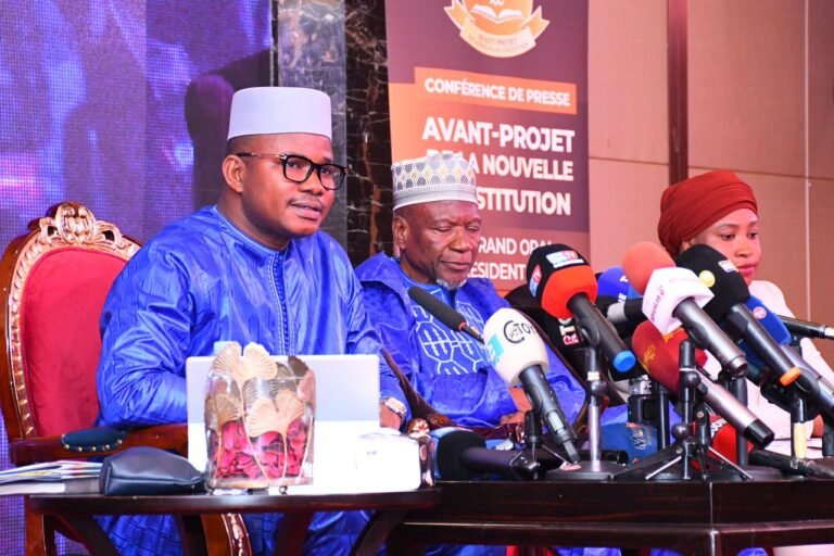 Le grand oral de Dansa Kourouma sur l&rsquo;avant-projet de la nouvelle constitution 
