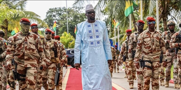 Guinée. L&rsquo;UFDG lance un défi à Gal Mamadi Doumbouya 