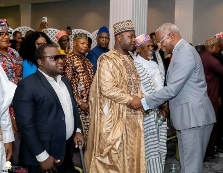 “𝗨𝘁𝗶𝗹𝗶𝘀𝗲𝘇 𝘃𝗼𝘁𝗿𝗲 𝗳𝗼𝗿𝗰𝗲 𝗽𝗼𝘂𝗿 𝗰𝗼𝗻𝘀𝘁𝗿𝘂𝗶𝗿𝗲 𝗹𝗮 𝗚𝘂𝗶𝗻𝗲𝗲” 𝗲𝘅𝗵𝗼𝗿𝘁𝗲 𝗹𝗲 𝗣𝗿𝗲𝗺𝗶𝗲𝗿 𝗺𝗶𝗻𝗶𝘀𝘁𝗿𝗲 𝗕𝗮𝗵 𝗢𝘂𝗿𝘆 𝗮 𝗡𝗲𝘄 𝗬𝗼𝗿𝗸
