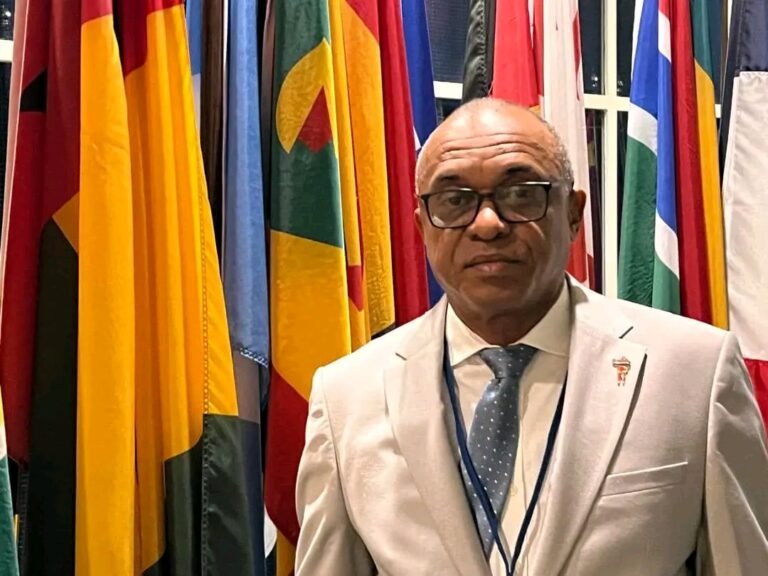 Guinée. Le ministre Jean Paul Cedy fait une promesse aux enseignants