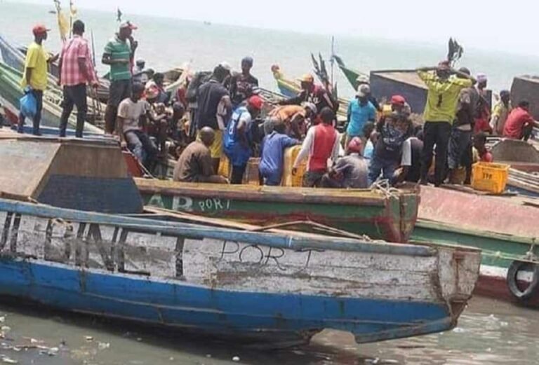 Forécariah/Maferinyah : Collision entre un navire de la société CHEC et une pirogue, un mort à déplorer