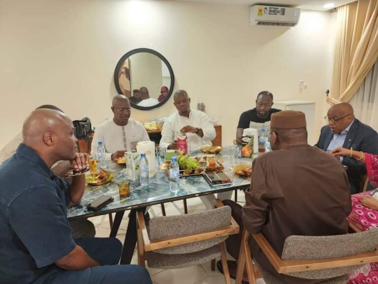 Des anciens ministres du CNRD projettent des prières dans les mosquées 