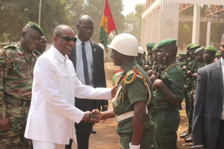 Alpha Condé : “je renouvelle ma confiance en l’armée guinéenne”