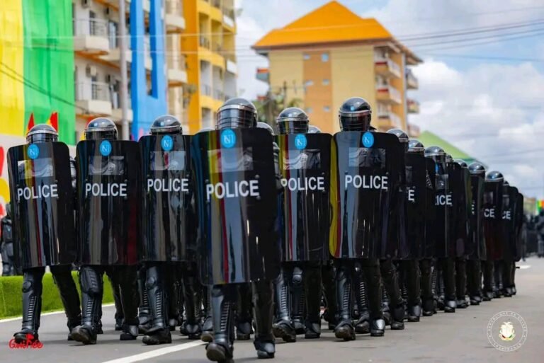 Fêtes de fin d&rsquo;année :  la police interdit la circulation des camions et annonce des barrages 