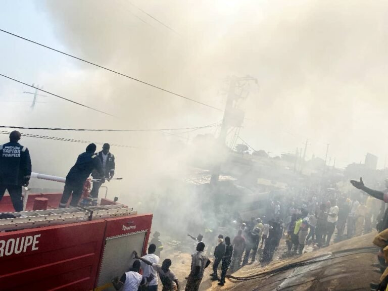 Conakry.  Des flammes d&rsquo;un incendie fait des victimes à Gbessia Centre 