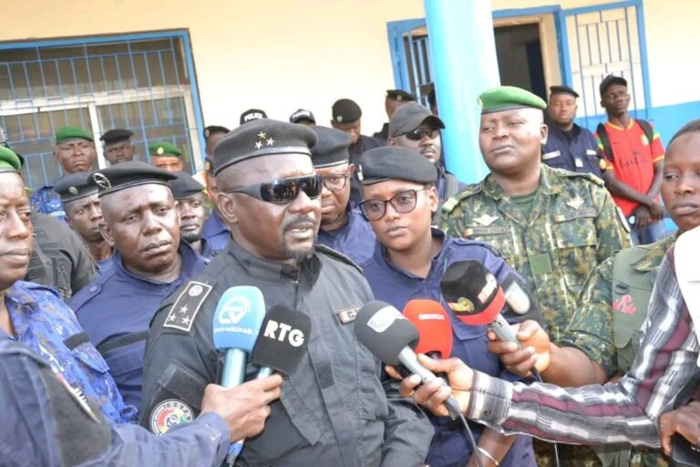 Guinée: le directeur général de la police annonce des radiations pour abandon de postes