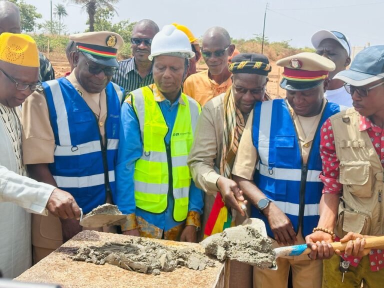 Kindia : les travaux de construction du siège régional de la HAC lancés