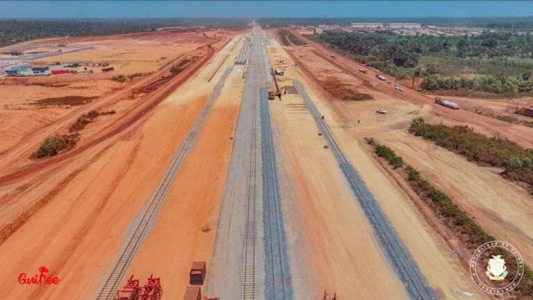 Projet Simandou : l&rsquo;Etat interdit la vente des terrains sur un périmètre de 15km des rails 