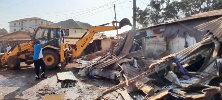 Conakry: une vaste opération de déguerpissement lancée dans la commune de Dixinn 