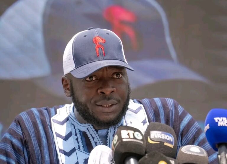 Gal Amara Camara à Mamou : “en modernisant notre réseau routier, nous ouvrons la voie à…”