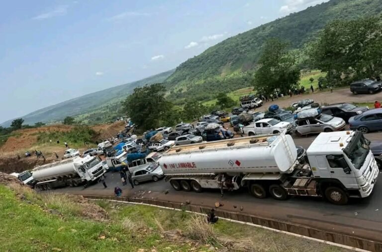 Tabaski 2025 : Deux jours fériés annoncés et restrictions de circulation pour les poids lourds en Guinée