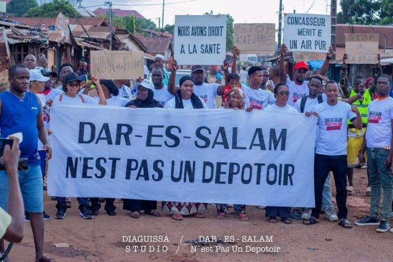 Conakry : la jeunesse de Dar-Es-Salam réclame un environnement sain et la délocalisation de la décharge