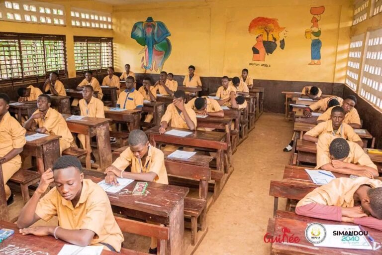 Examens scolaires à Conakry : les boutiques interdites autour des centres d’examen