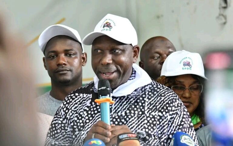 Cellou Dalein empêché de s’enrôler : “n’est-il pas guinéen ?”, s&rsquo;interroge Abdoulaye Bah 