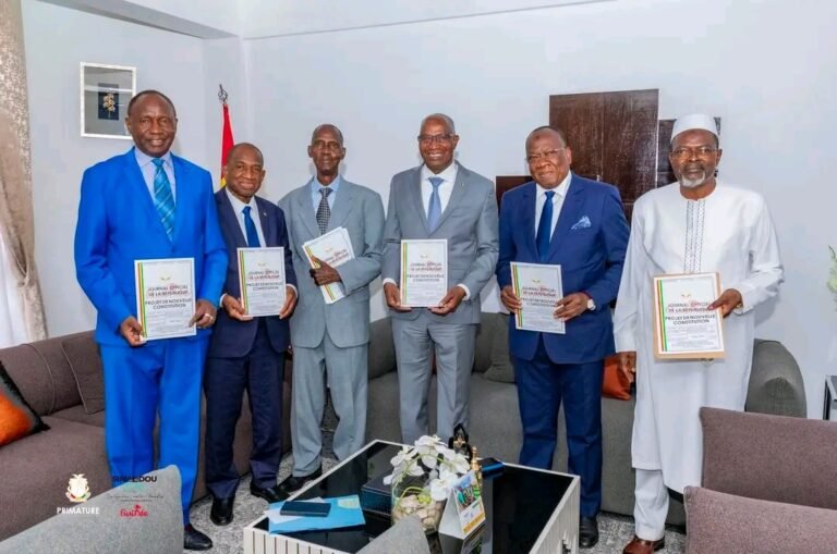 Nouvelle Constitution : Le Premier ministre Bah Oury consulte ses prédécesseurs à Conakry