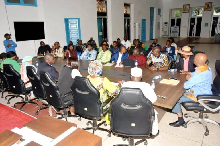 Guinée : Le président de la HAC rencontre les propriétaires des “Web TV”