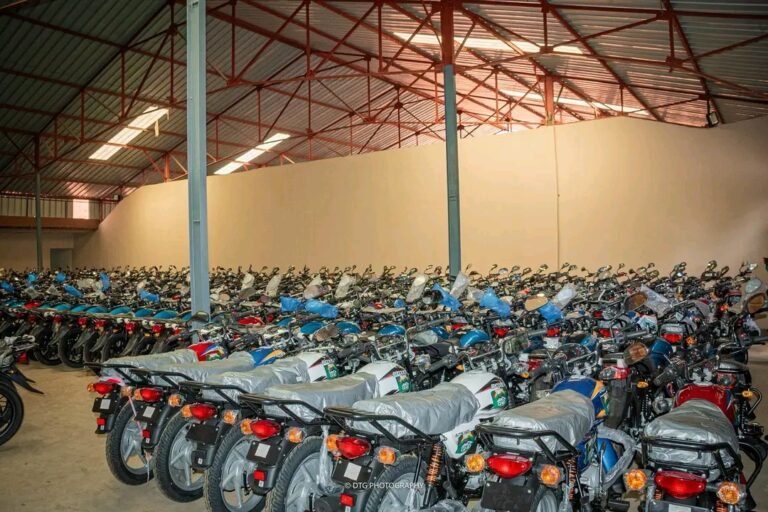 Éducation en Guinée : des motocyclettes pour rapprocher l’école des villages oubliés
