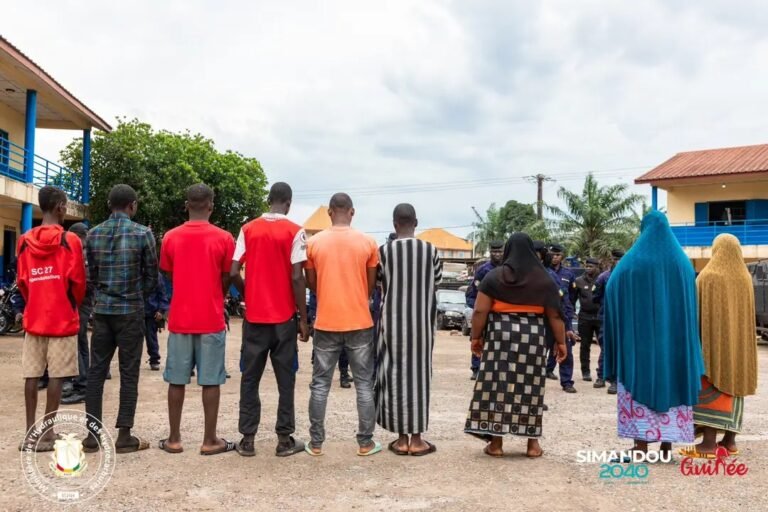 Conakry : dix personnes arrêtées en pleine nuit pour dépôts sauvages d’ordures
