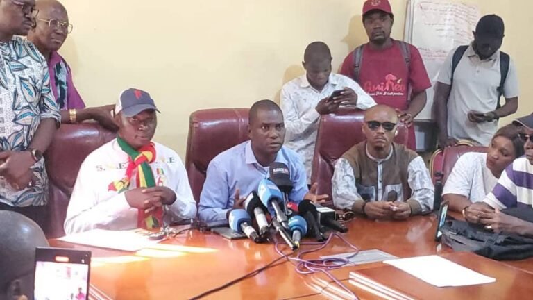 Guinée : l&rsquo;intersyndicale de l&rsquo;Éducation suspend sa grève 