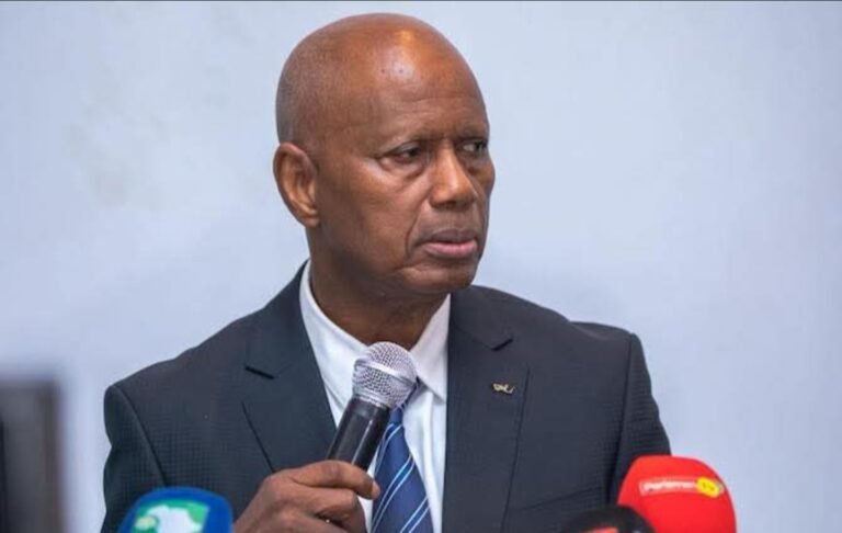 Guinée : la HAC annonce la suspension de deux médias et deux journalistes 
