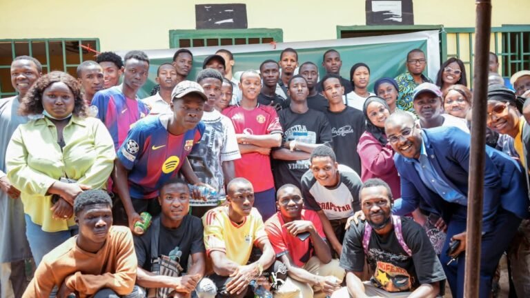 Conakry : jeunes et autorités unissent leurs voix pour bâtir la paix à Wanindara 