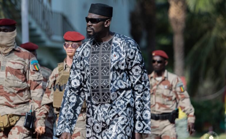 Présence de sans-abri et de malades mentaux à Kaloum : l’inquiétude de Mamadi Doumbouya