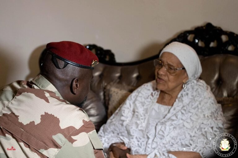Hadja Andrée Touré s&rsquo;est éteinte : l&rsquo;hommage appuyé du président Mamadi Doumbouya