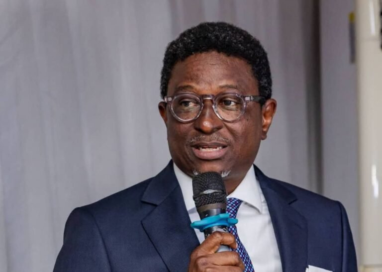 Examens nationaux 2026 : Alpha Bacar Barry frappe fort en suspendant quatre responsables de l&rsquo;Éducation