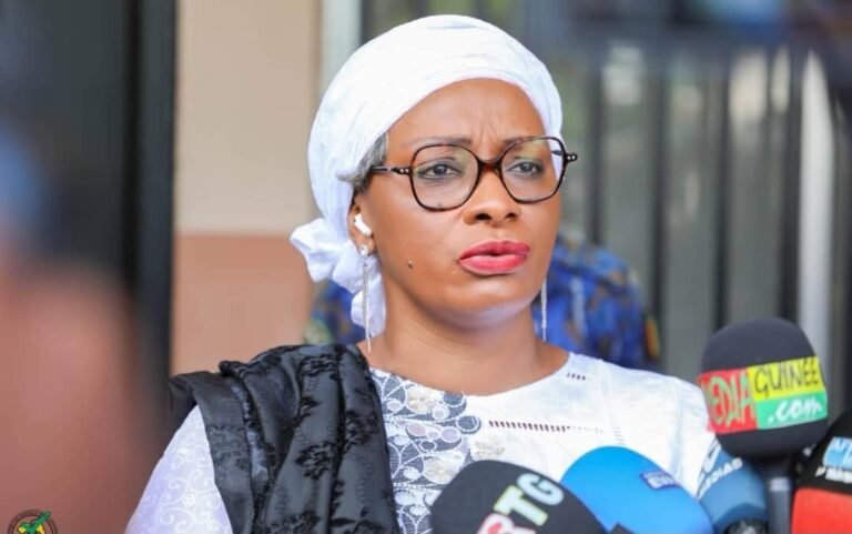Djenabou Touré prend les rênes du MATD et promet de servir la Guinée avec loyauté