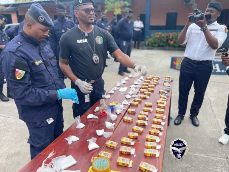 Conakry : l’OCAD saisit 725 g de cocaïne dissimulés dans des contenants de thé à Kipé