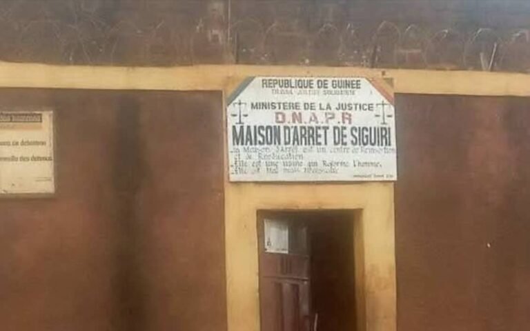 Siguiri : le procureur confirme des décès en prison et dément toute torture
