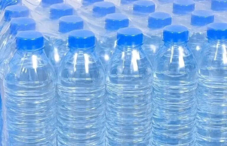 Eau minérale en Guinée : les nouveaux prix plafonds dévoilés
